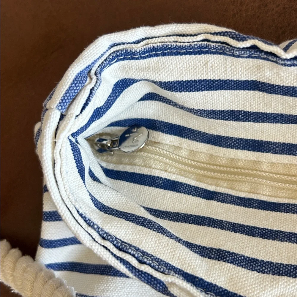 Inis Cotton Tote - Picture 3 of 6